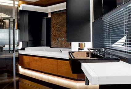 Azimut Grande 100 يخت ديناميكي يحضن المالك، ضيوفه والطاقم